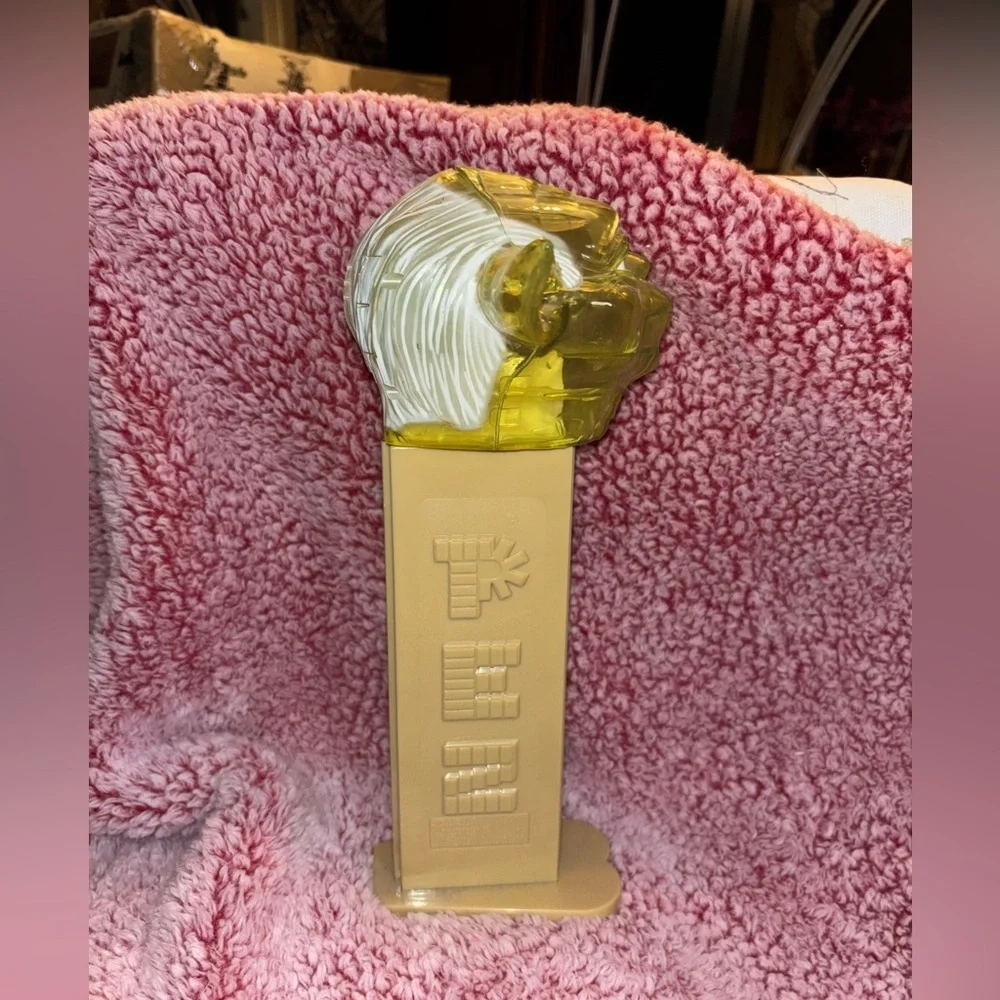 Star Wars Crystal Head Yoda Limited Edition Giant Pez Dispenser - Picture 6 of 10